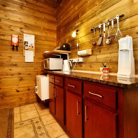Cosy Chalet In With Fenced Garden