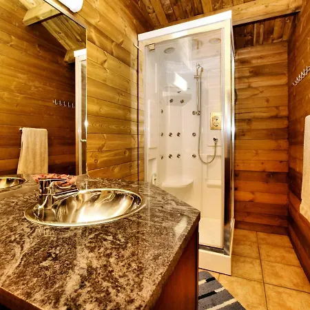 Cosy Chalet In With Fenced Garden Domek alpejski *