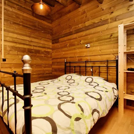 Cosy Chalet In With Fenced Garden Chalet