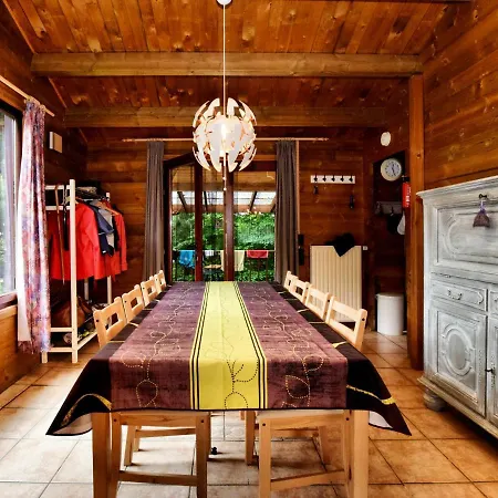Σαλέ Cosy Chalet In With Fenced Garden *