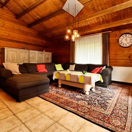 Cosy Chalet In With Fenced Garden *